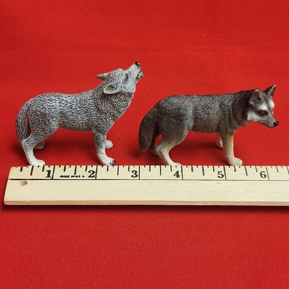 Schw Gmünd Grey Brown Wolves Figurine Wild Life Collection - Picture 10 of 11